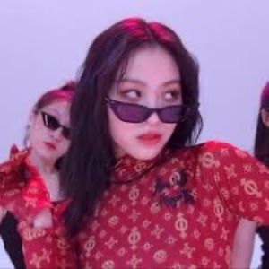 Meet your Posher, Mya